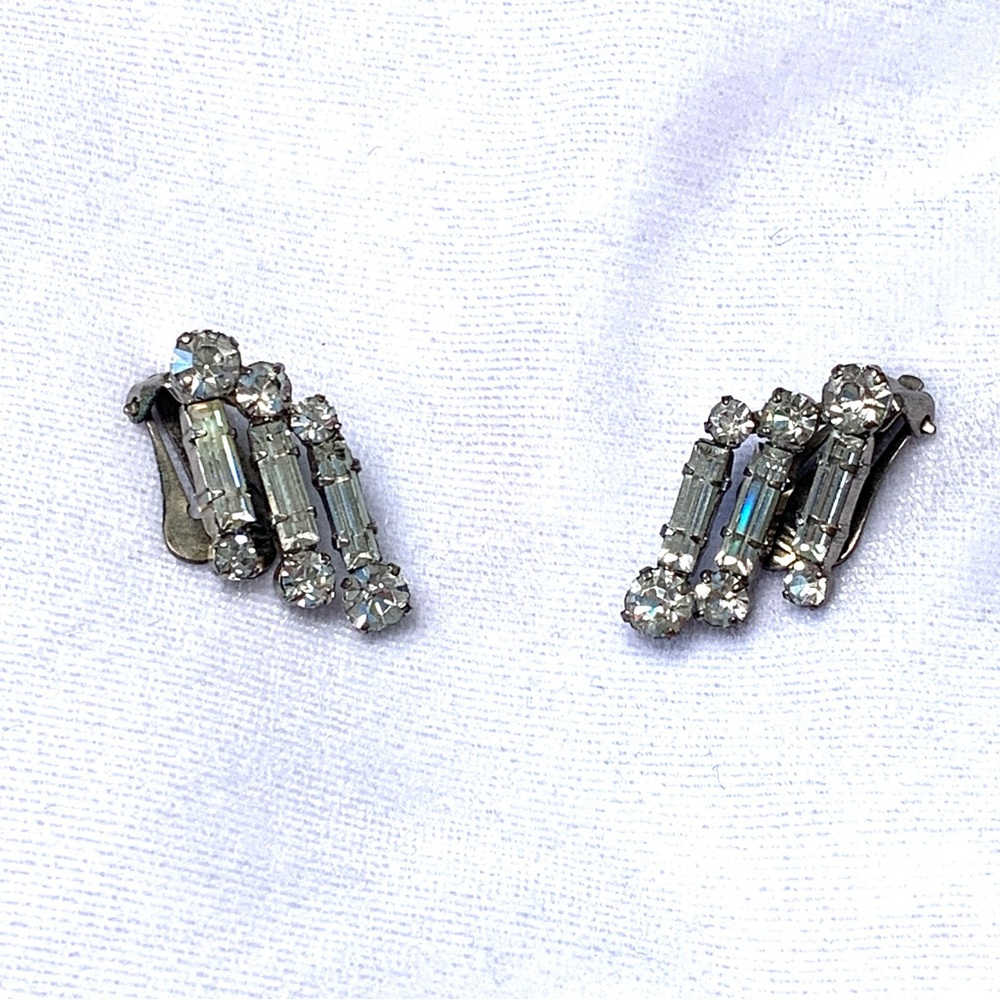 Vintage Clear Rhinestone Clip Earrings